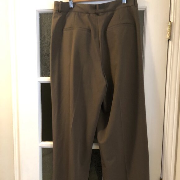 Massimo Dutti Elegant Pleated Wide-Leg Trousers – Olive Brown - Picture 3 of 4